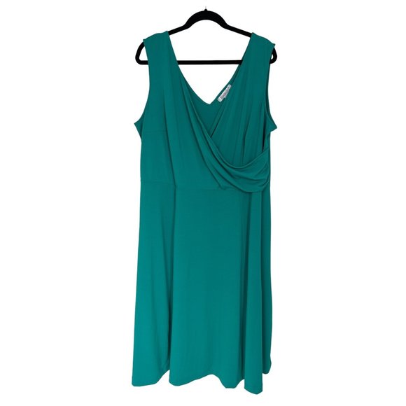 Size 22W‎ 3X EMERALD GREEN FAUX-WRAP MIDI DRESS Summer Wedding Party PLUS SIZE - Picture 1 of 4